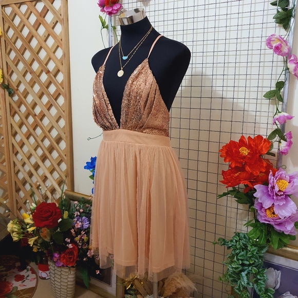 1 DAY SALE ONLY! ☆ SHOWPO. Rose Gold Sequence Mini Dress AU16 NWT - Picture 4 of 16